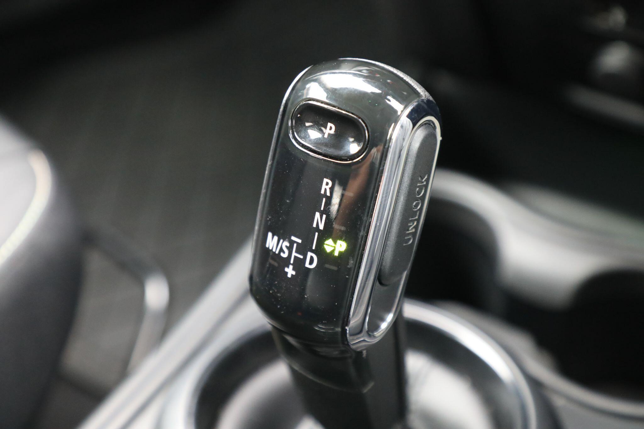 Large vehicle image